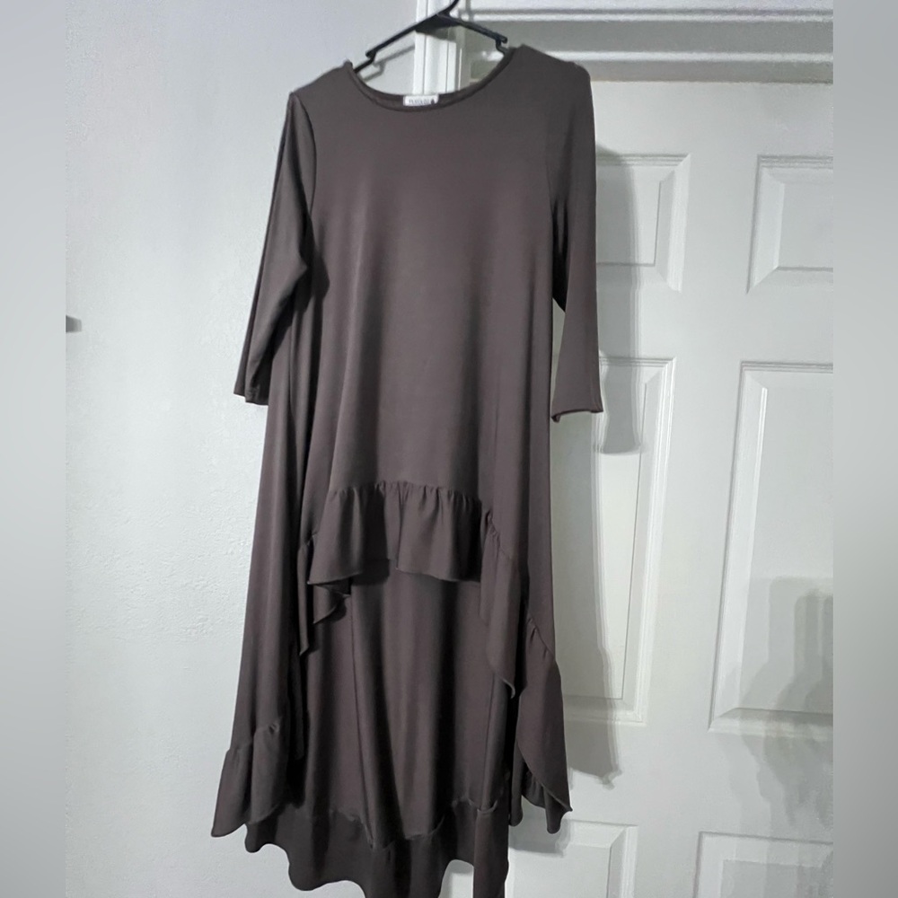 Nuggles Elegant Gray Ruffle High Low Top